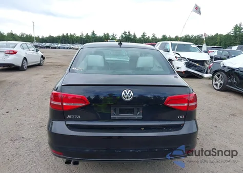 2015 Volkswagen Jetta 1.8T Sport z USA, uszkodzony, nr VIN 3VWD17AJ8FM406867